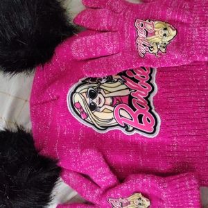 Like new girls Barbie beanie and gloves ❤️